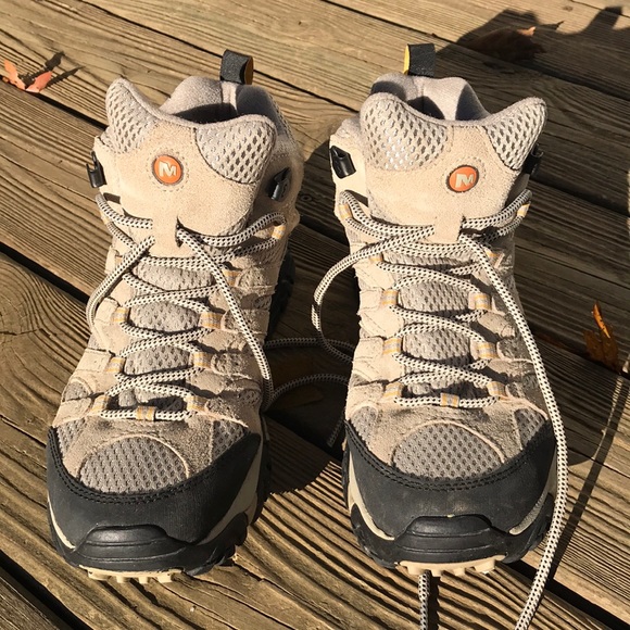 Merrell Shoes - Merrell hiking boots size 8 1/2